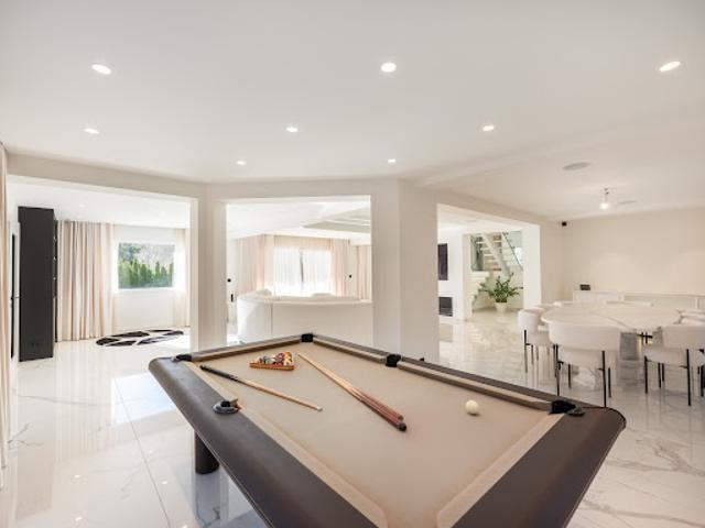 Villa avec piscine et jardin