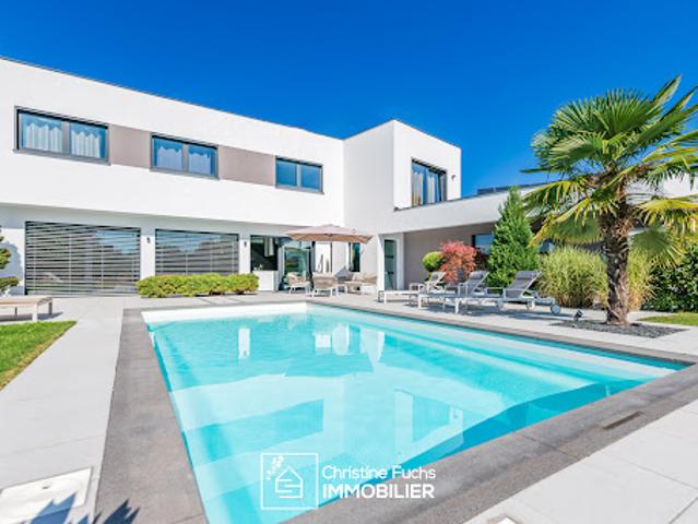 Villa avec piscine et jardin