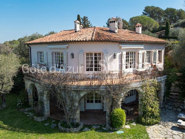 Villa avec piscine et jardin