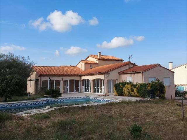 VILLA AVEC PISCINE ET STUDIO INDEPENDANT VUE ALBERES