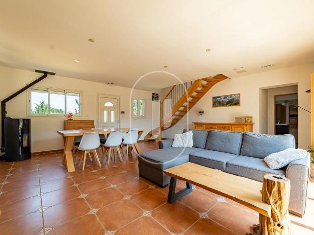 Villa avec piscine et terrain de 1 800 m² à vendre à Brouzet. 103m² Brouzet lès Alès
