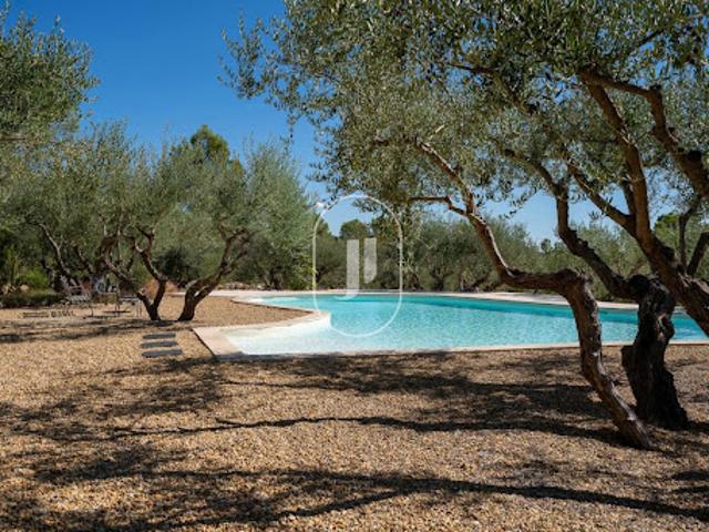 Villa avec piscine et terrasse