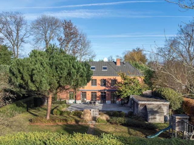 Villa avec piscine et terrasse