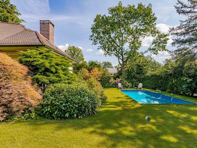 Villa avec piscine et jardin