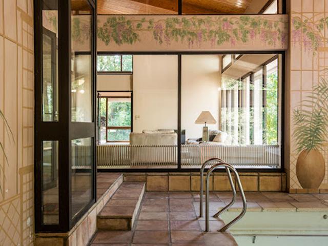 Villa avec piscine et jardin