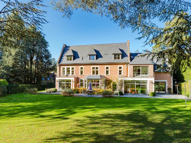 Villa avec piscine et jardin