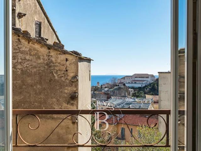Villa avec piscine en bord de mer