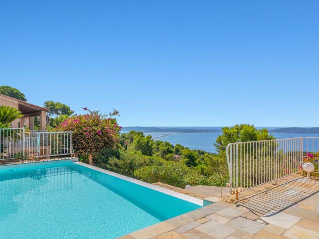 Villa Avec Piscine Et Vue Mer Exceptionnelle 112m² Hyères