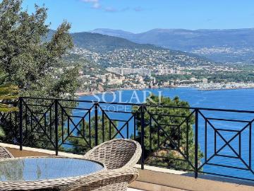 Villa avec piscine et vue mer panoramique Theoule Baie de. 180m² Théoule sur Mer