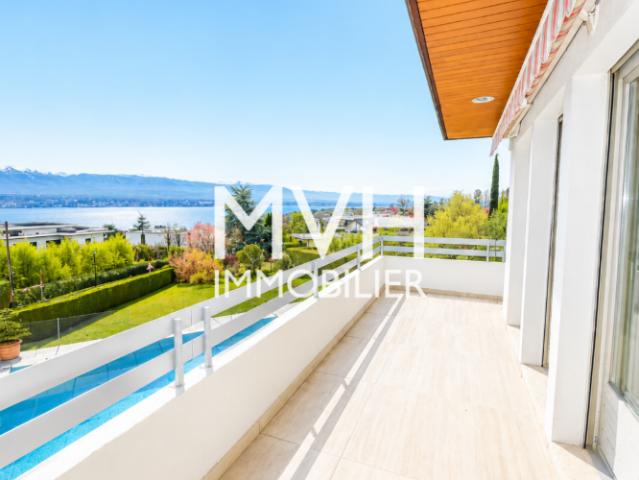Villa avec piscine et vue lac coteau de Cologny