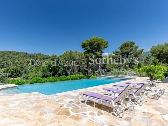 Villa avec piscine et vue panoramique à vendre à Cabris, pro. 250m² Cabris