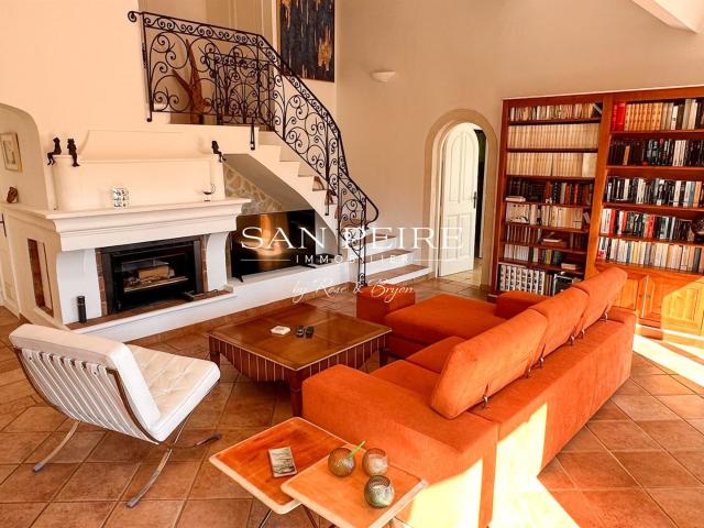 Villa avec piscine et vue sur les collines 124m² Les Issambres