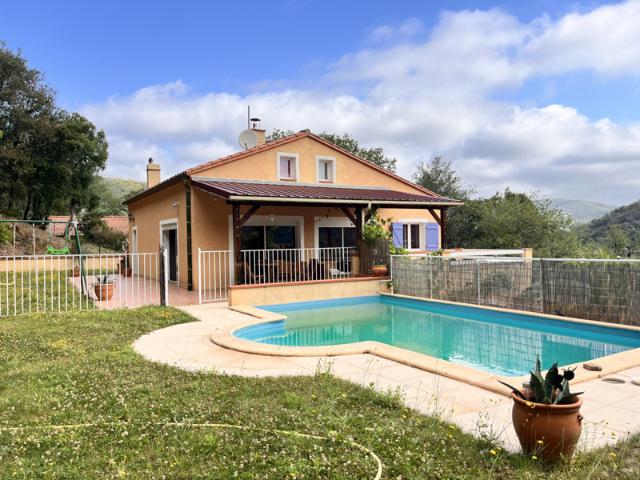 VILLA AVEC PISCINE HORS LOTISSEMENT