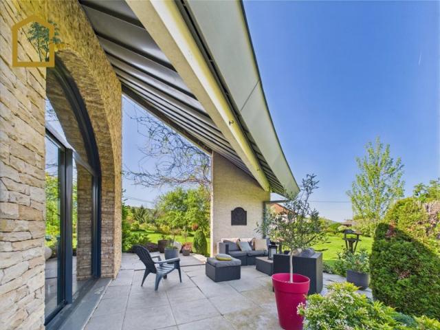 Villa avec piscine intérieure au cœur de la nature – Entre Besançon et Montbéliard