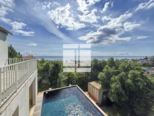VILLA AVEC PISCINE MIOMO ET VUE MER EMPLACEMENT PRIVILEGIE