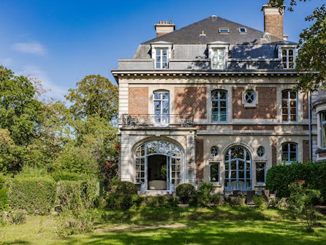 Villa avec jardin et terrasse