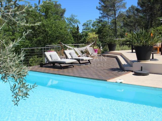 Villa avec vue exceptionnelle Tourrettes 291m² Tourrettes