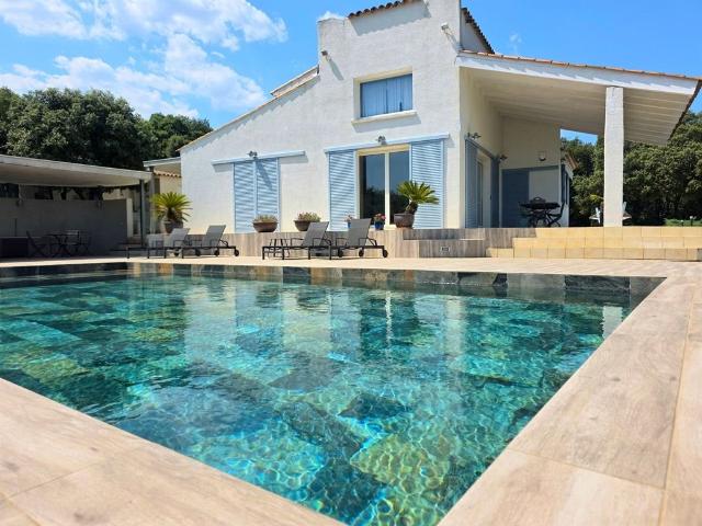 Villa avec Vue Imprenable sur le Pic Saint Loup 210m² Saint Martin de Londres