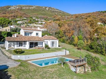 VILLA AVEC VUE MER À PIED DU VILLAGE DE TOURRETTES SUR LOUP
