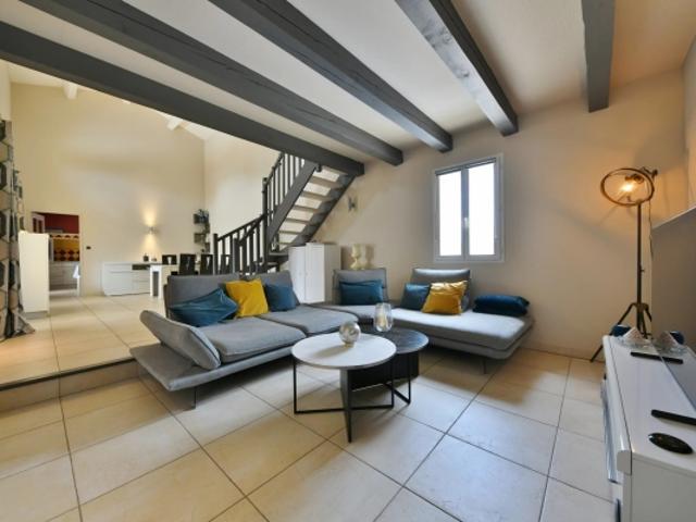 Villa avec vue panoramique à 15 minutes d'Uzès
