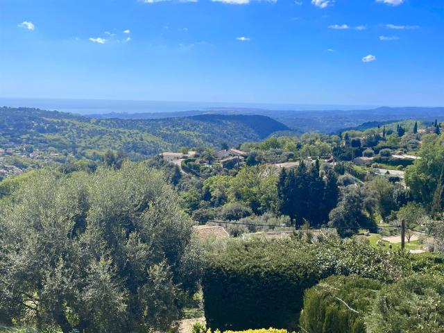 Villa avec vue panoramique mer et collines 146m² Tourrettes sur Loup
