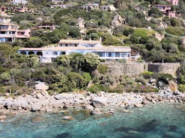 Villa Bella on the seafront