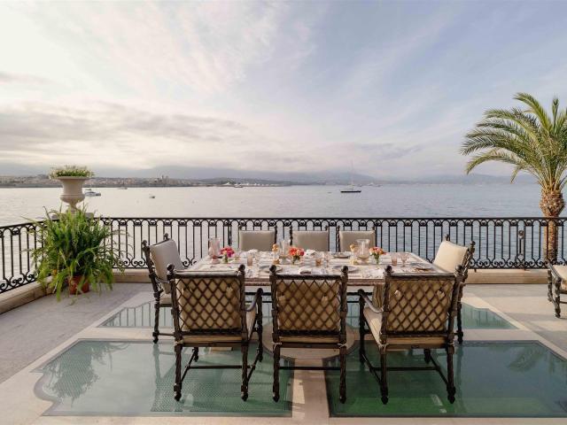 Villa Belle Époque en bord de mer 466m² Cap d'Antibes