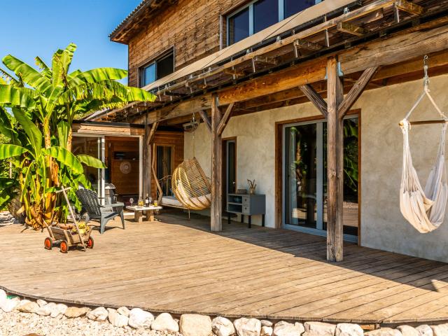 Villa bioclimatique récente prestations haut de gamme enviro. 193m² Bize Minervois