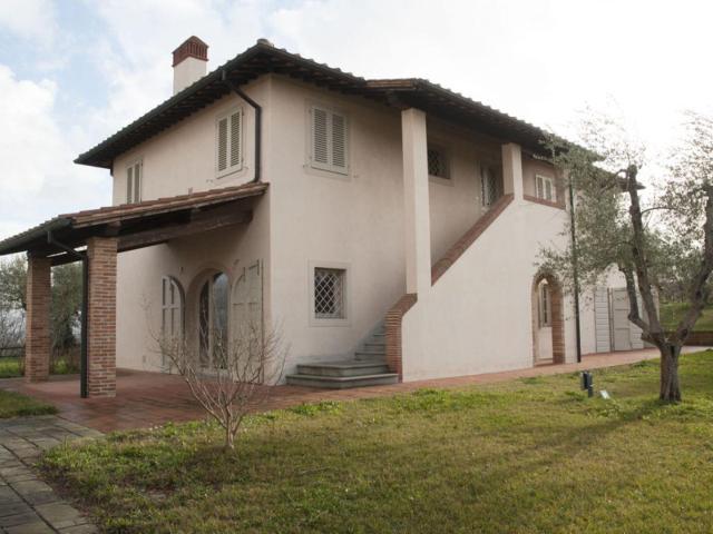 Villa Bianca con dependance e piscina, Palaia, Pisa Toscan. 325m² Palaia