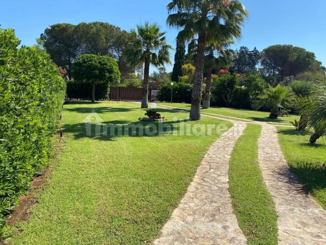 Villa bifamiliare via Carolina, Ostuni Costa, Ostuni
