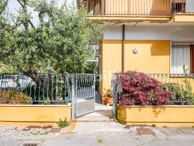 Villa bifamiliare via Angelo Orzali 42, Darsena Ex Campo di Aviazione, Viareggio
