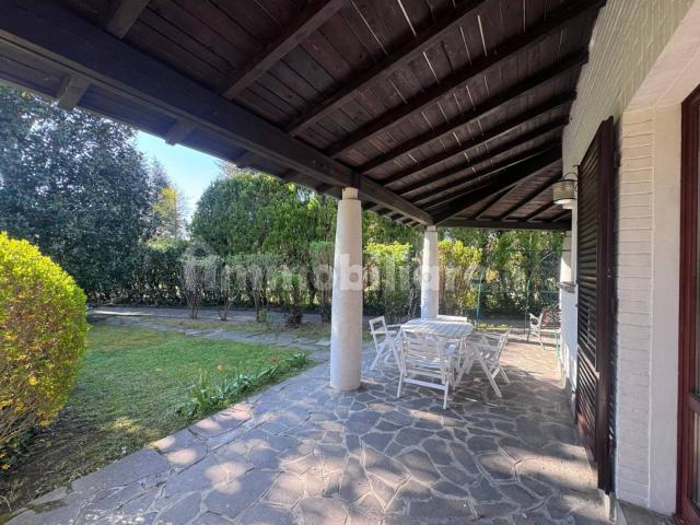 Villa bifamiliare via Altopiano, Borgonuovo, Sasso Marconi