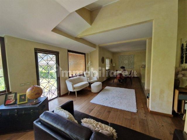 Villa bifamiliare via Ardeatina, Tor Pagnotta, Roma