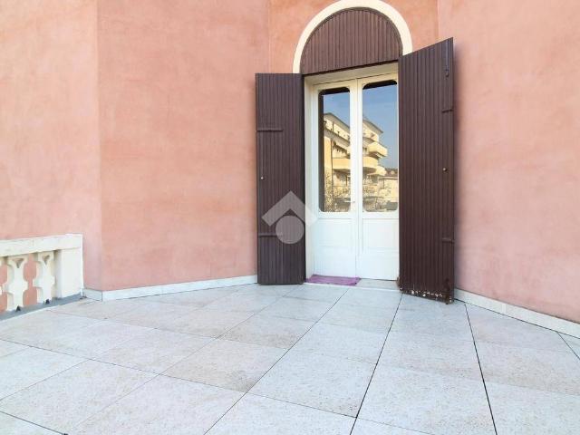 Villa bifamiliare via Giacomo Medici 82, San Bortolo, Vicenza