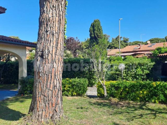 Villa bifamiliare via dello Zodiaco 7, Marina di San Nicola, Ladispoli