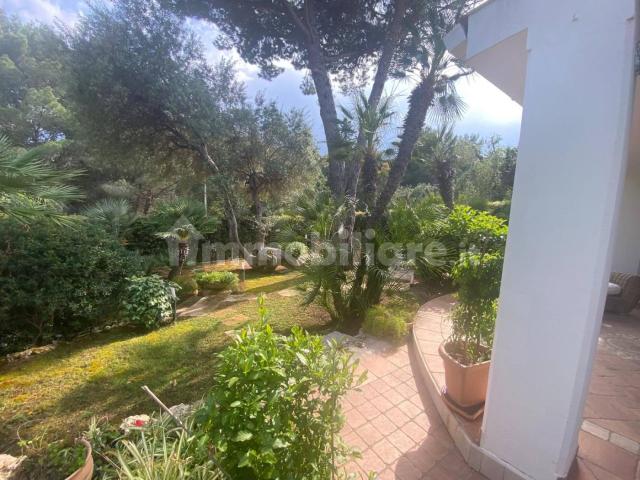 Villa bifamiliare via delle Rose, Ostuni Costa, Ostuni