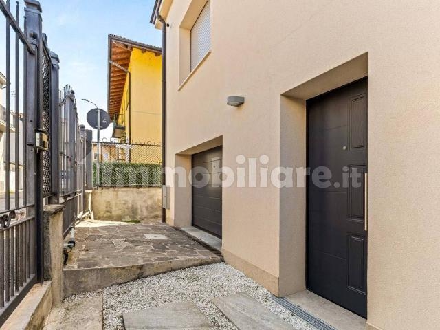 Villa bifamiliare via Molino della Madonna 2, Città Bassa, Laghi, Lodi