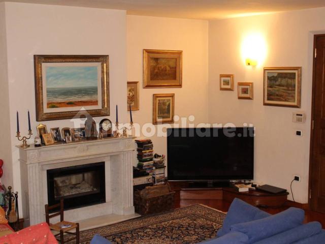 Villa bifamiliare via Marchetti 6, Pietrasanta