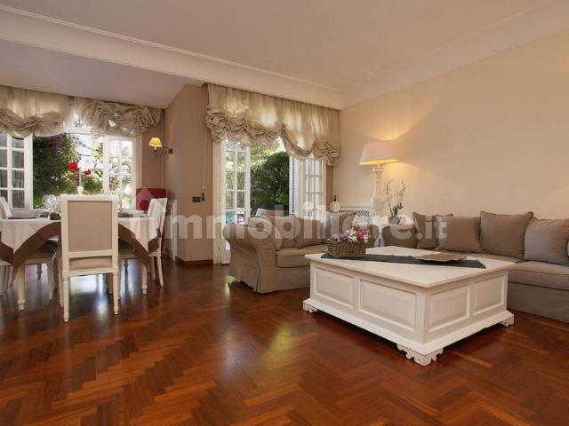 Villa bifamiliare via Margherito da Brindisi 1A, Addaura, Palermo