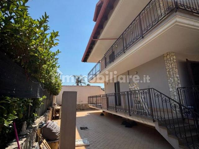 Villa bifamiliare via Staffetta 141, Lago Patria, Giugliano in Campania