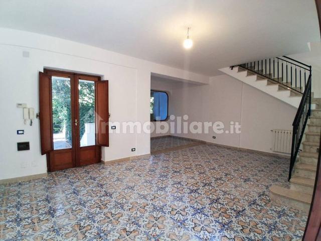 Villa bifamiliare via Pazienza 28, Mondello Valdesi, Palermo