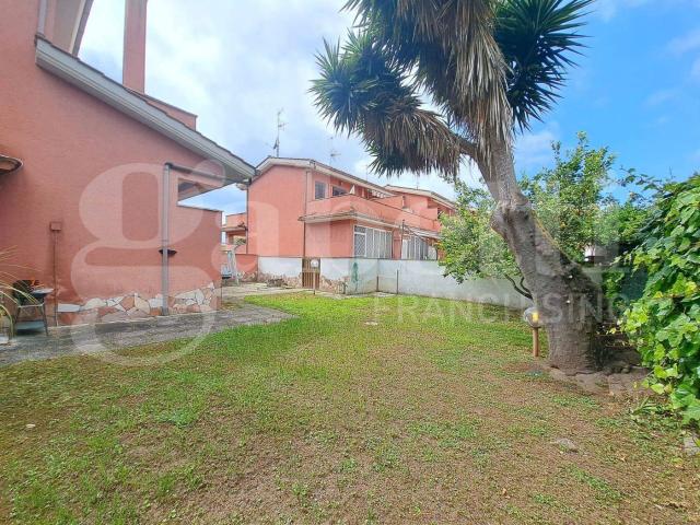 Villa bifamiliare via priamo, 29, Idrovora, Ardea