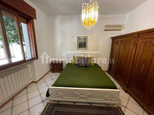 Villa bifamiliare viale Giunone 41, Mondello Valdesi, Palermo