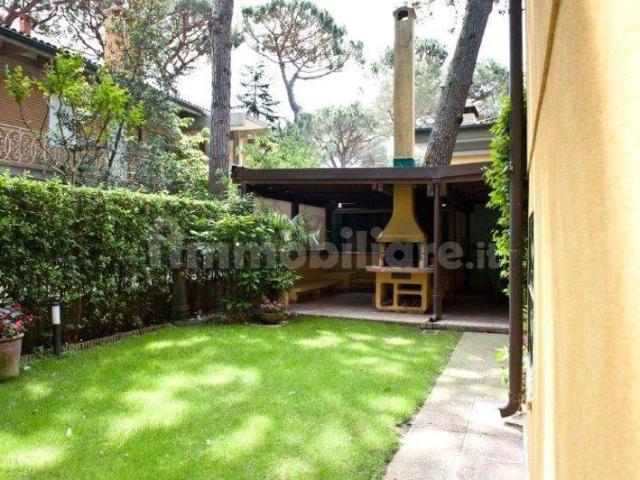 Villa bifamiliare viale Giuseppe Verdi 8, Milano Marittima, Cervia