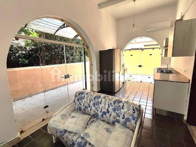 Villa bifamiliare viale Italia, Mondello Valdesi, Palermo