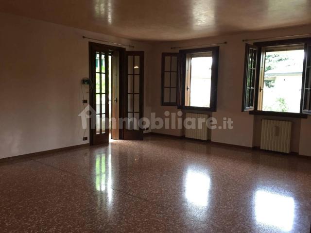 Villa bifamiliare, buono stato, 200 m², Centro, Torri di Quartesolo