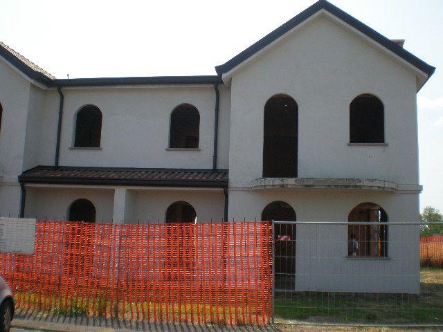 Villa Bifamiliare con giardino a Papozze