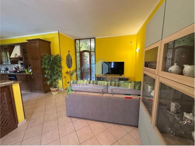Villa Bifamiliare con giardino, Carrara fossone