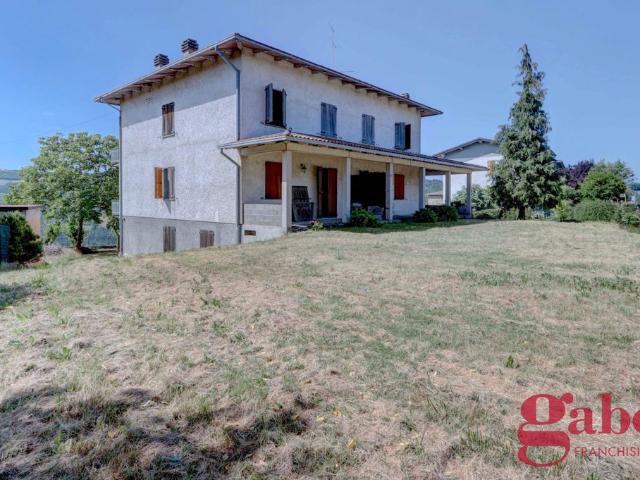 Villa Bifamiliare con giardino a Zocca