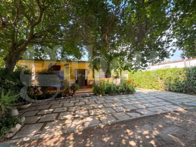 Villa Bifamiliare con giardino a Latina